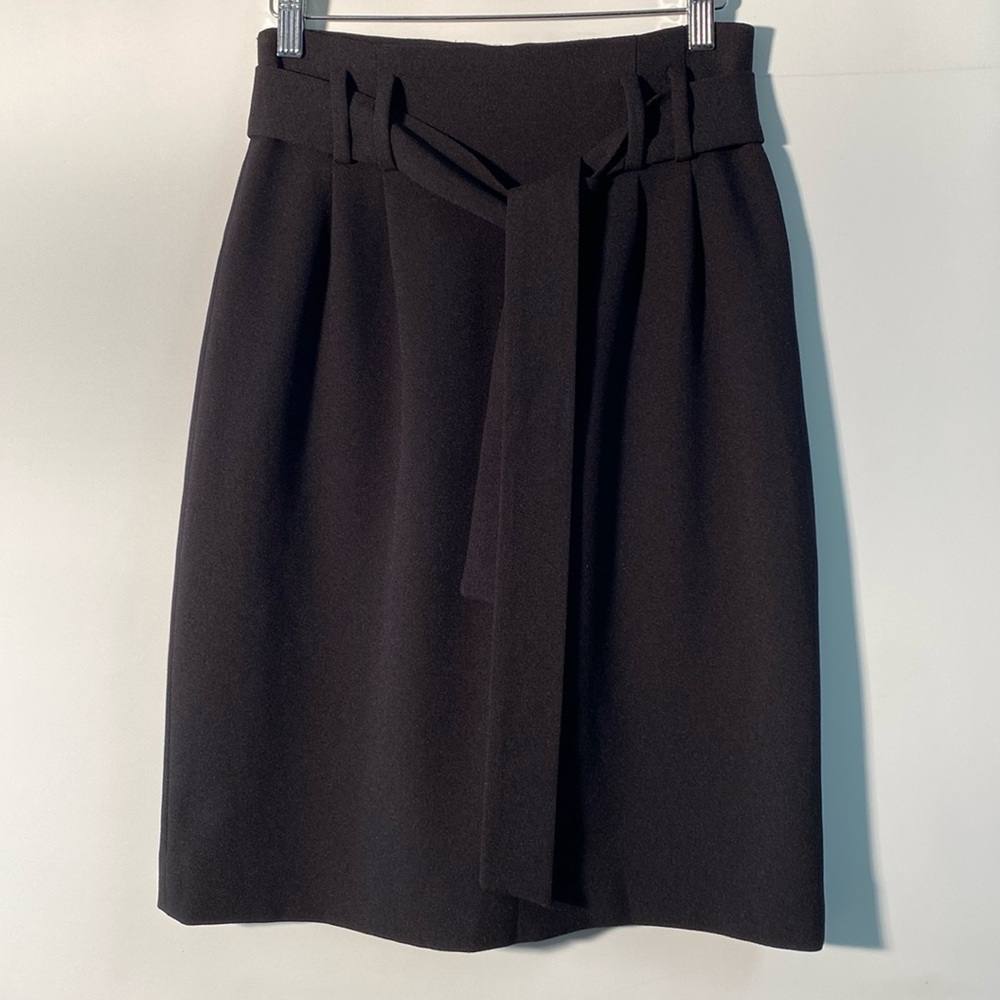 Tahari - pencil skirt. Size 2